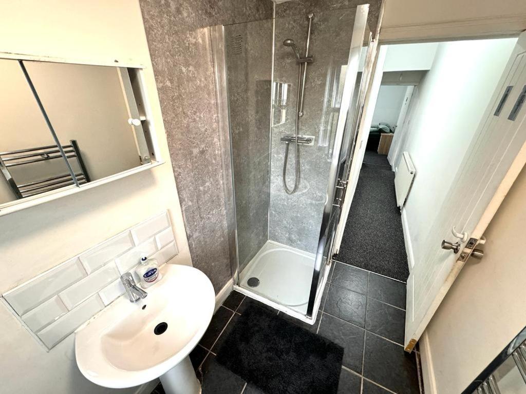 מלון Three Rose Manor At Warwick Road Near Birmingham Airport מראה חיצוני תמונה